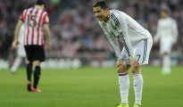 Ronaldo cùng các đồng đội thật sự bất lức trước lối chơi kha học của Bilbao