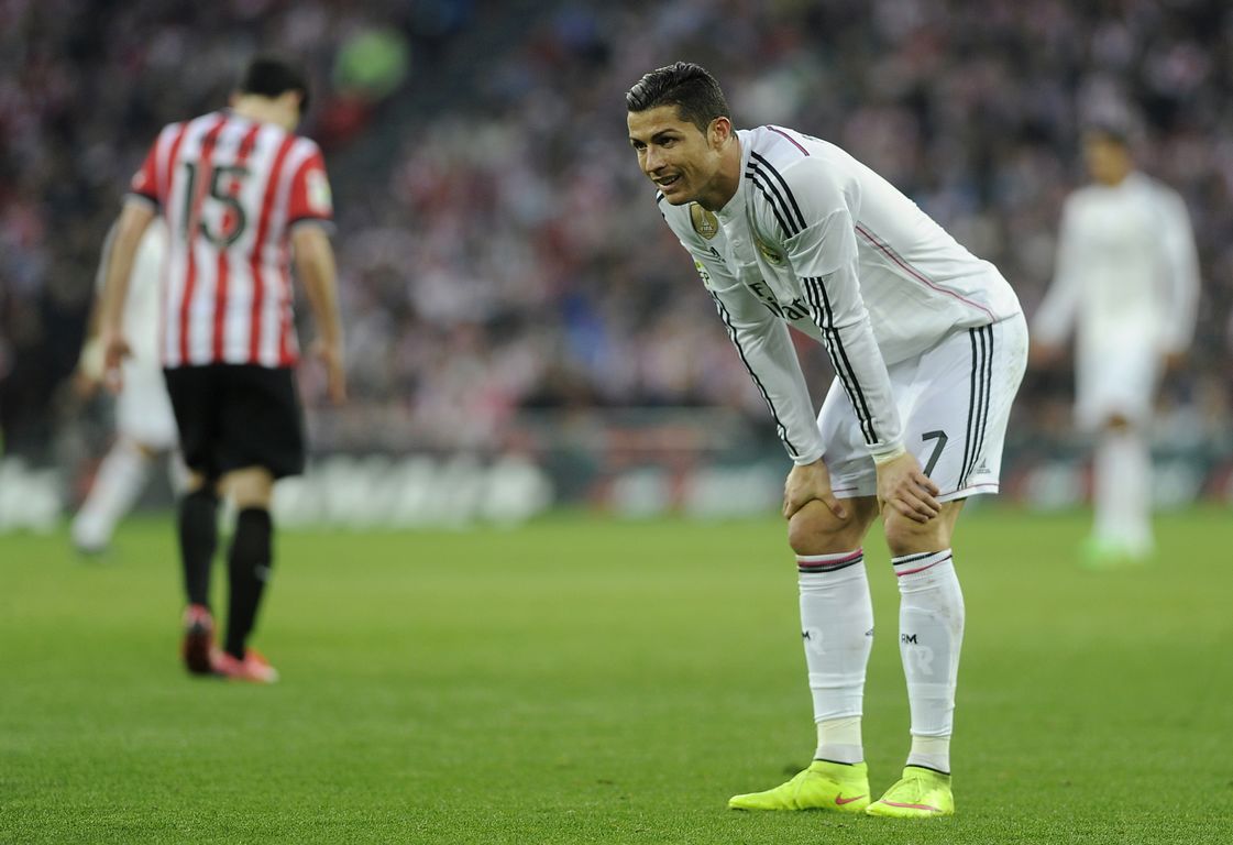 Ronaldo cùng các đồng đội thật sự bất lức trước lối chơi kha học của Bilbao