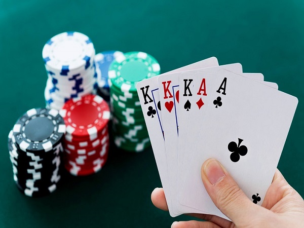 Luật chơi poker cơ bản cho người chơi mới